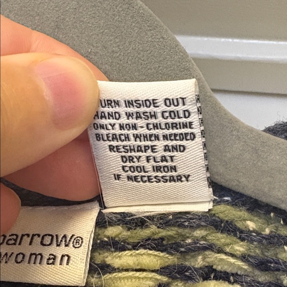 Croft & Barrow Blue and Green Knit Cardigan - Picture 4 of 8